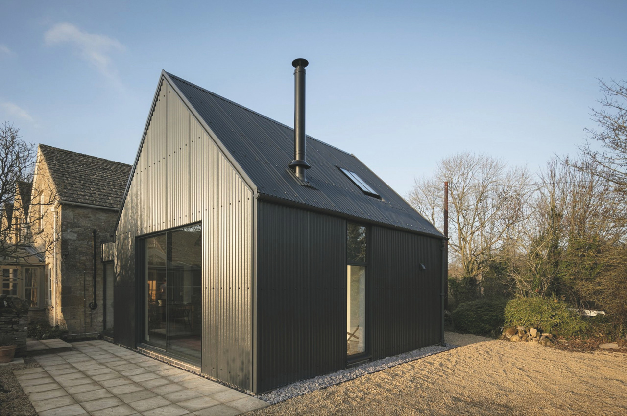 Corrugated Sheets in Anthracite with custom flashing detail around edging