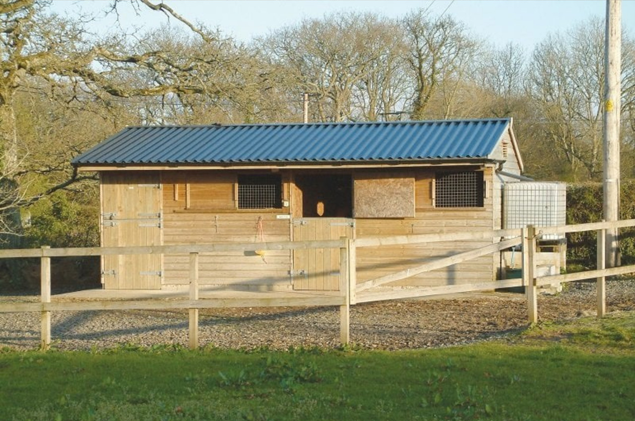 Stable Yard with added storage using Cladco Box Profile 34/1000 Sheeting