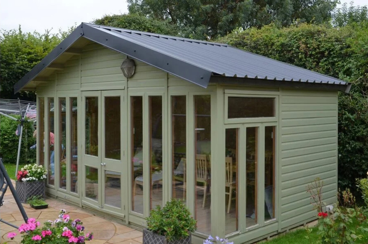A modern garden room designed using Cladco 34/1000 Roofing Sheets in Anthracite