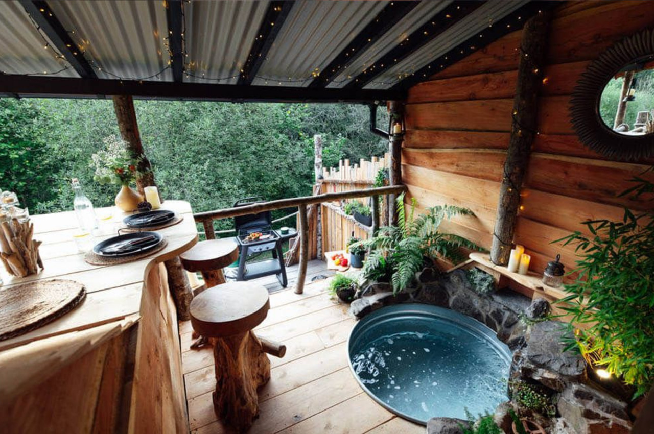 Captivating woodland cabin crafted by @withbearhandsuk