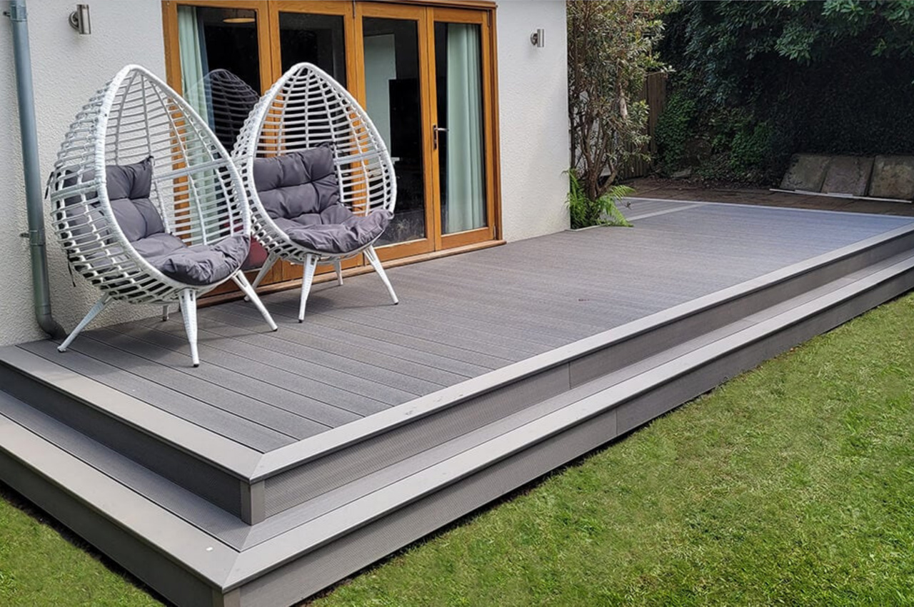 Professional wrap-around Decking design by @gullrockdeckingco adds a new dimension to this outside space.