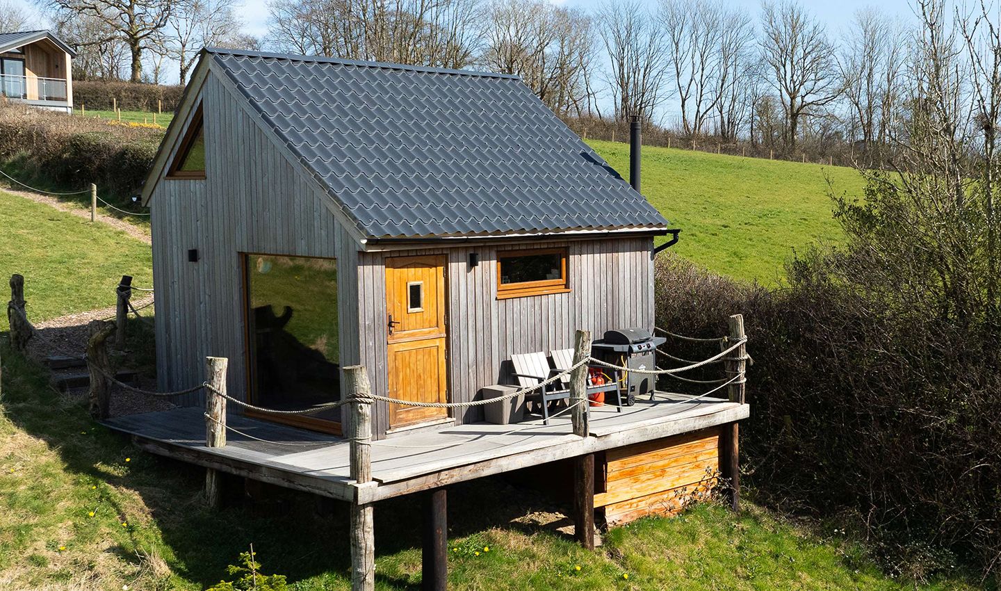 Cosy Countryside Cabin | Cladco Tile Form in Graphite Grey