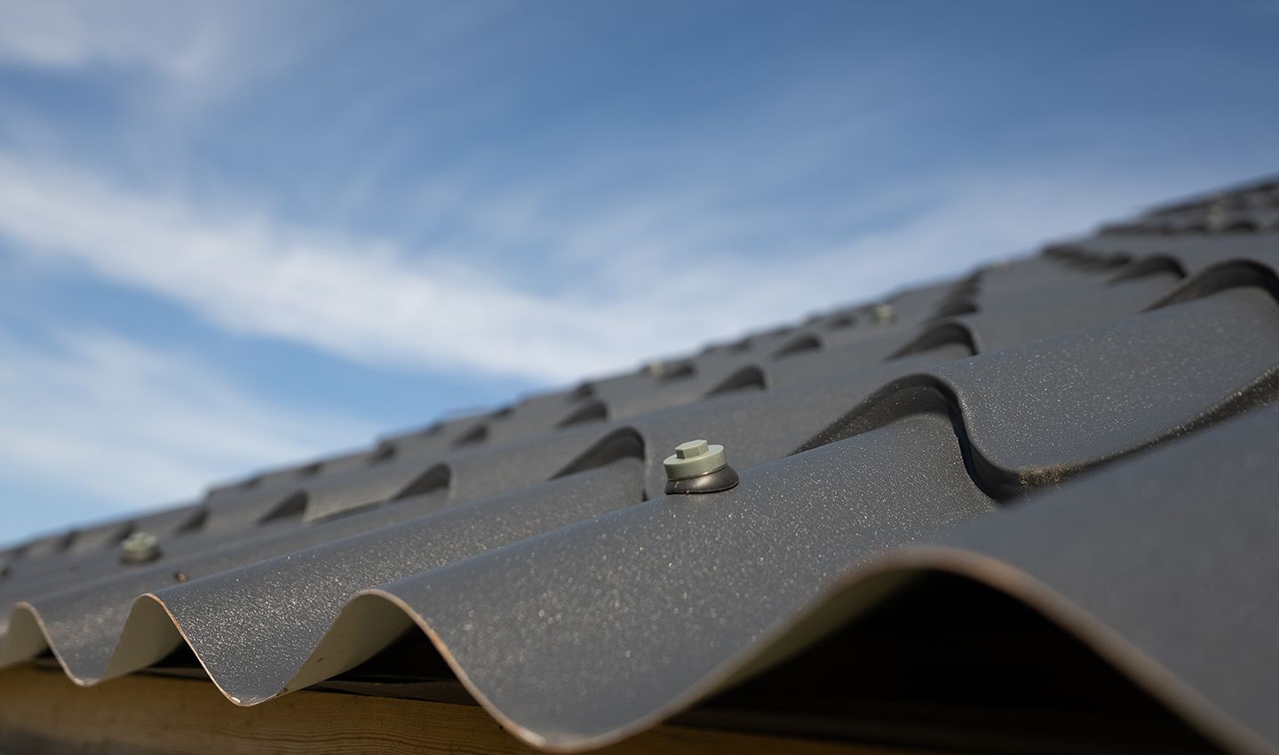 Cosy Countryside Cabin | Cladco Tile Form in Graphite Grey