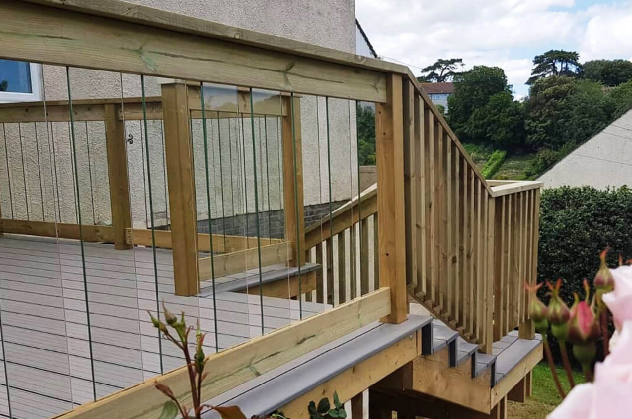 Light Grey Composite Decking with Timber Balustrade