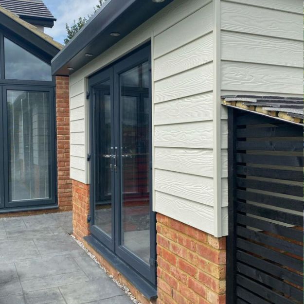 Garden room with Cladco Fibre Cement Cladding in Cream